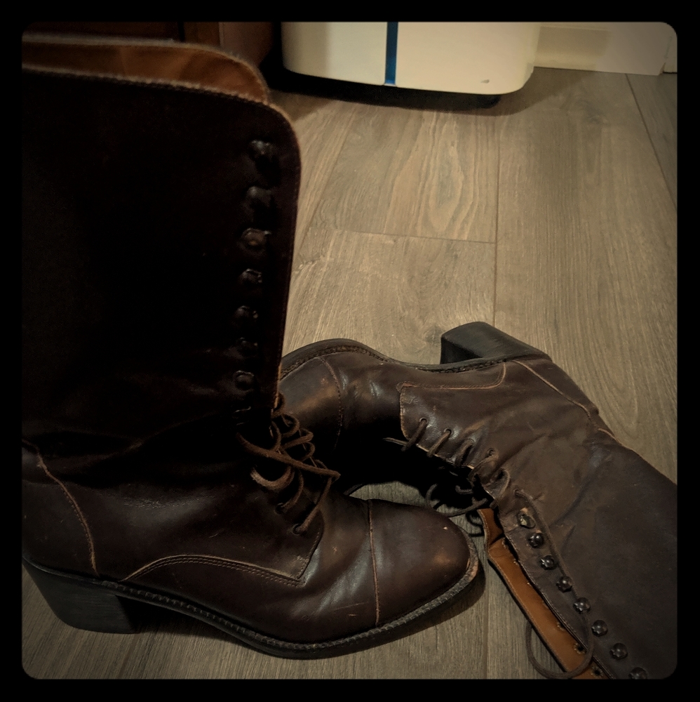Vintage brown lace up boots with heels